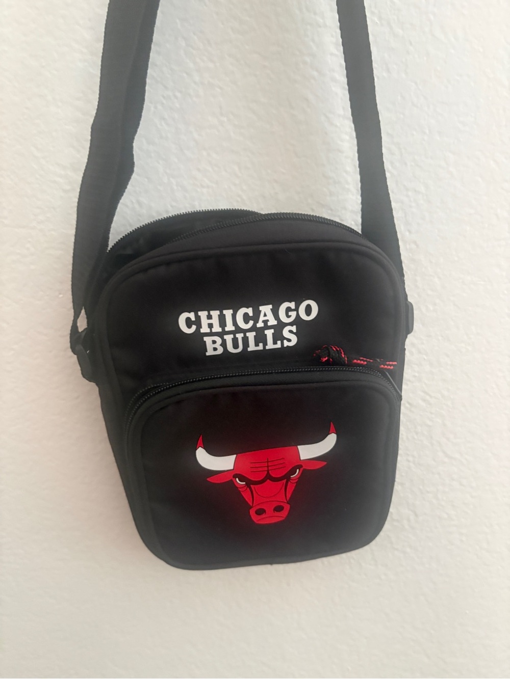 NBA Chicago Bulls Black and Red Crossbody Bag